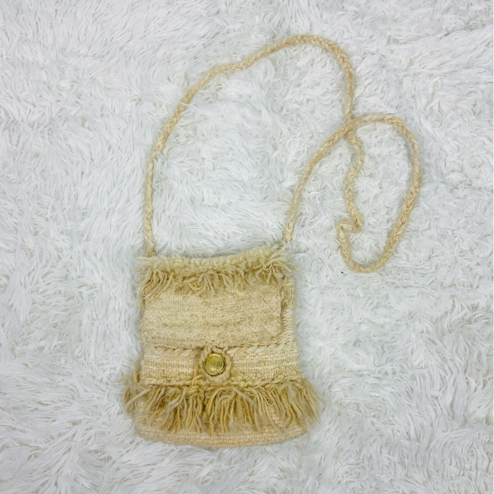 UNBRANDED cream mini fringe fabric crossbody knit boho golden button purse - Picture 4 of 14